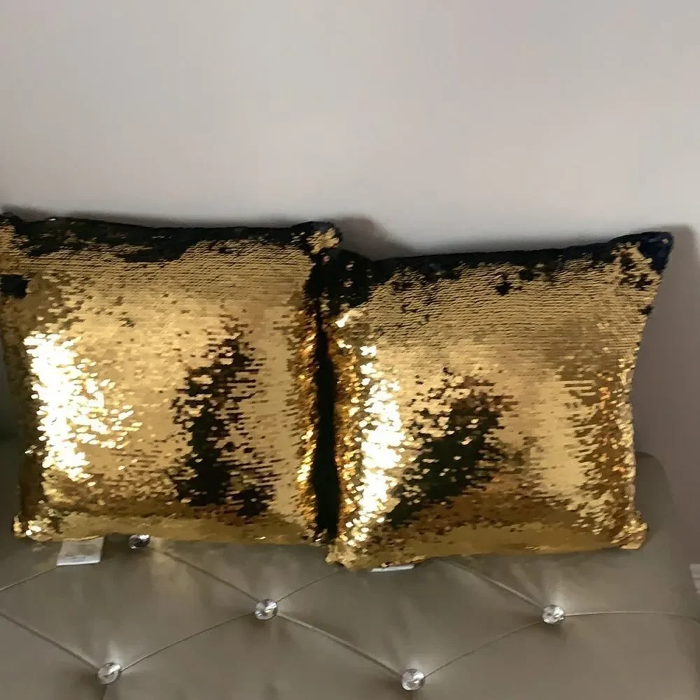 Black and gold pillows 2 changeable colors